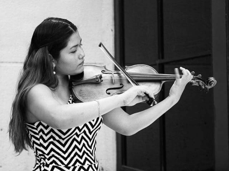 Sin apoyo violinista chiapaneca para estudiar en Italia