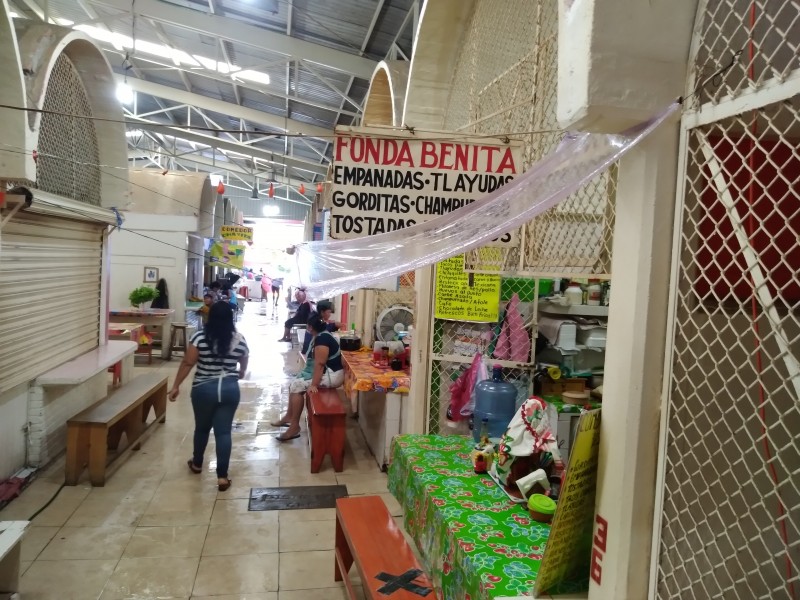 Sin atención área de fondas en mercado de Salina Cruz