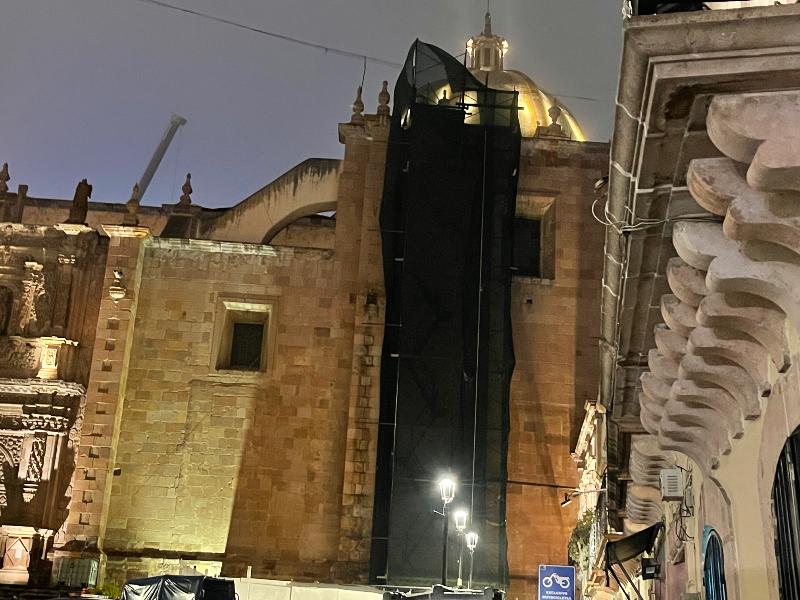 Sin autorización estatal, frenan trabajos en la rinconada de Catedral