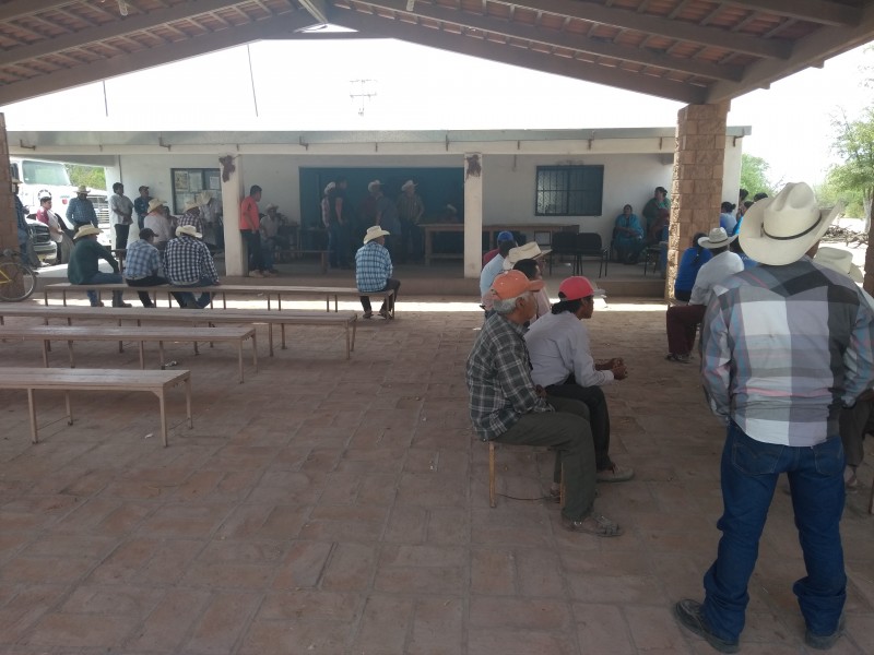 Sin becas estudiantes de Loma de Bácum