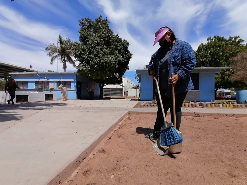 Sin daños en escuela primaria porque ahí vive una pareja