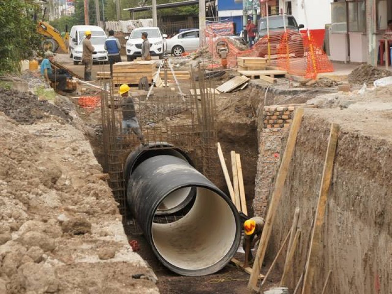 Sin dificultades instalación de colector pluvial Insurgentes.