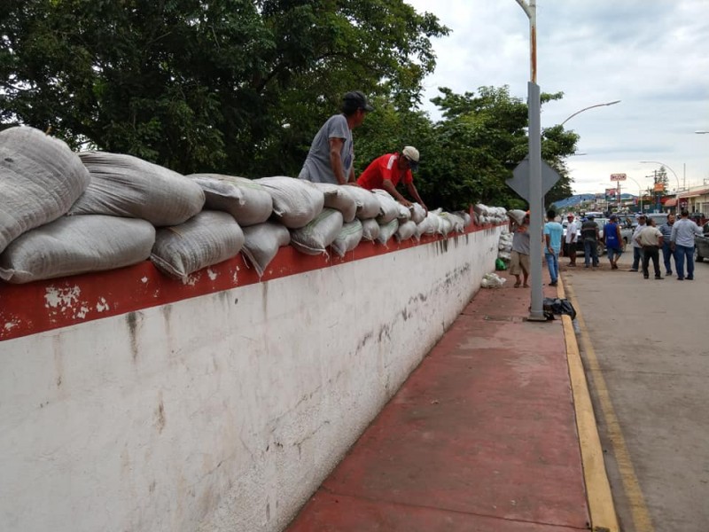 Sin expediente técnico obra del bordo de Tuxpan