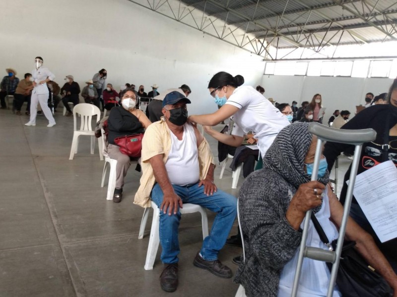 Sin fecha aún para vacunación de adultos mayores en Guasave