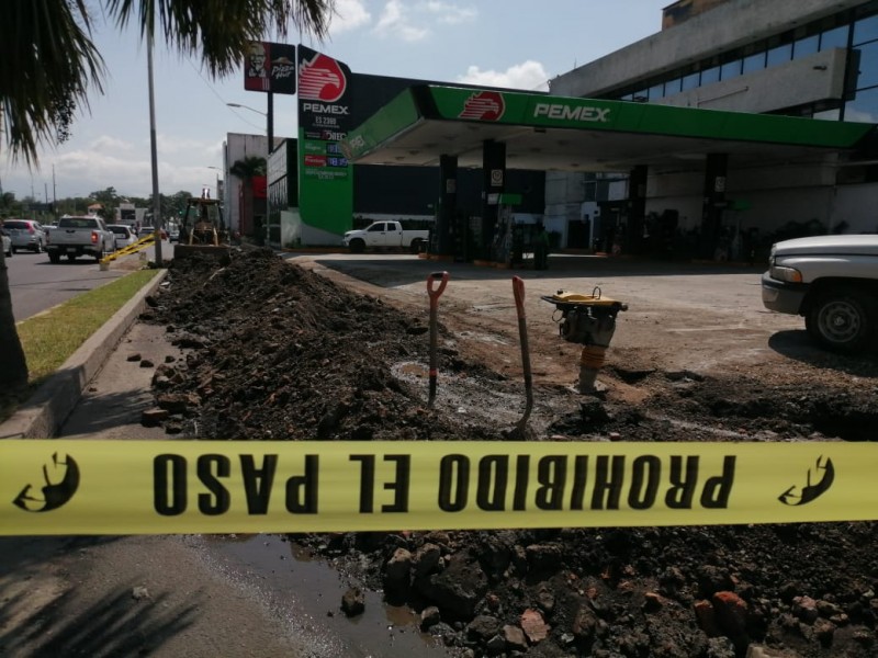 Sin fecha para concluir reparación de tubería en avenida Insurgentes