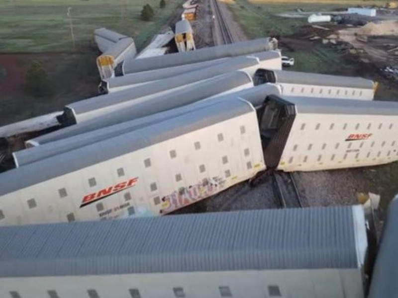 Sin heridos tras descarrilamiento de tren de carga en Arizona