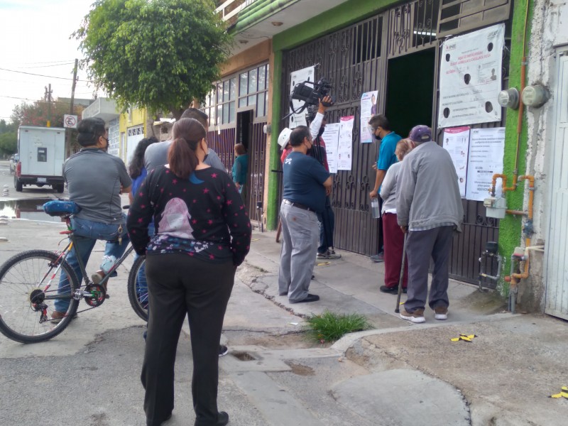 Sin incidencias mayores, se llevan a cabo votaciones en León
