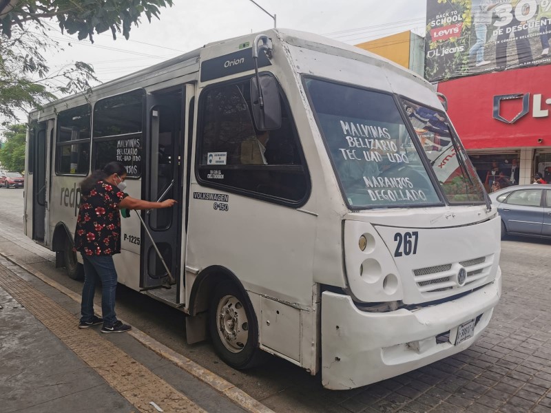 Sin incremento al transporte público, choferes aseguran no les alcanza