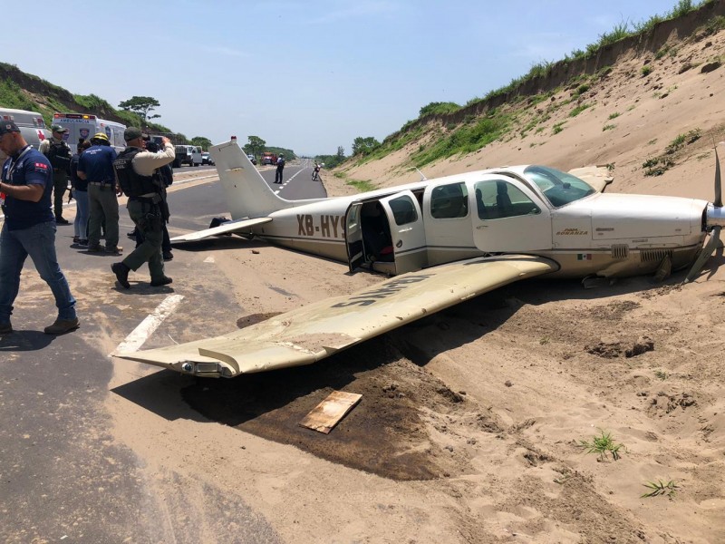 Sin lesionados aterrizaje de emergencia de avioneta