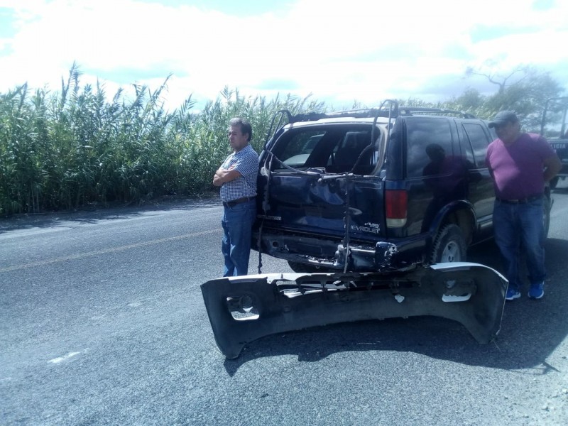 Sin lesionados dejó accidente aparatoso