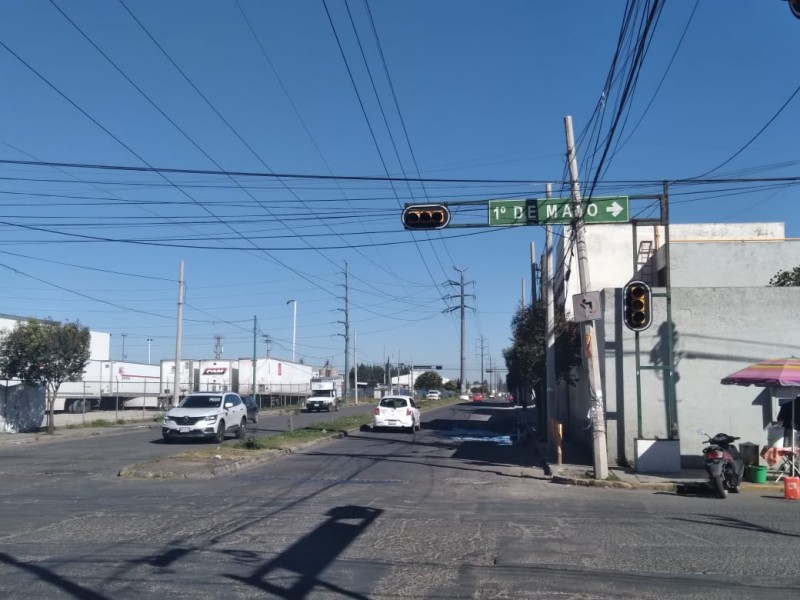 Sin mantenimiento y sin funcionar semáforos de Toluca