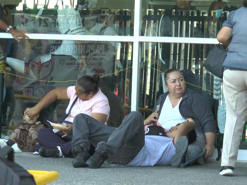 Sin medicamentos y larga espera: El problema cotidiano de derechohabientes del IMSS