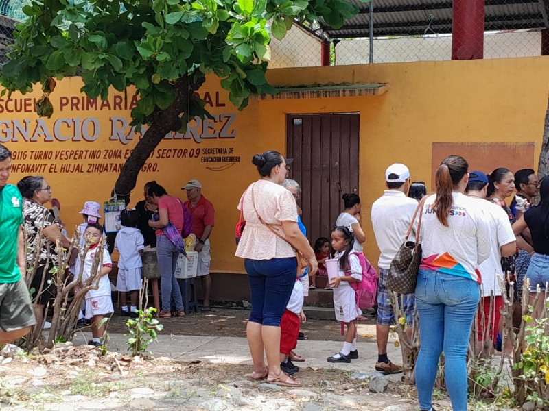 Sin obligatoriedad de cubrebocas en escuelas, siguen protocolos contra Covid-19