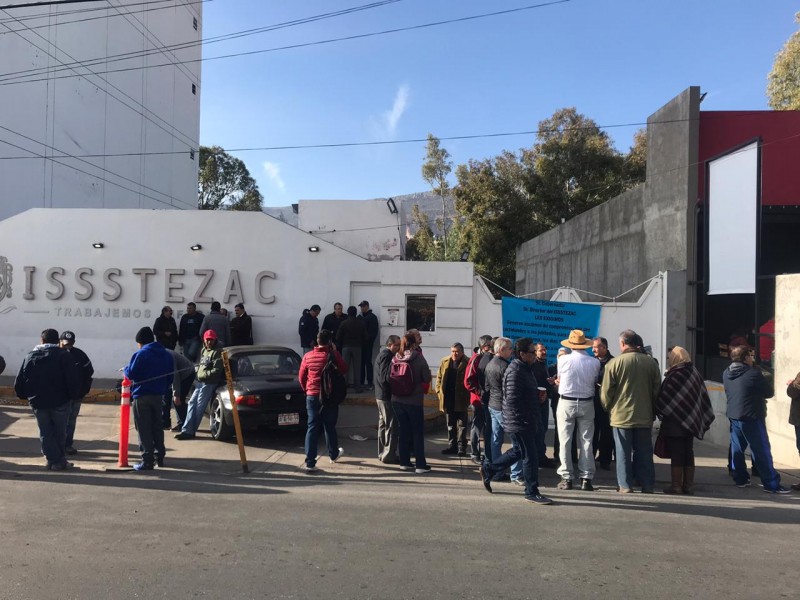 Sin pago 4 mil jubilados y pensionados