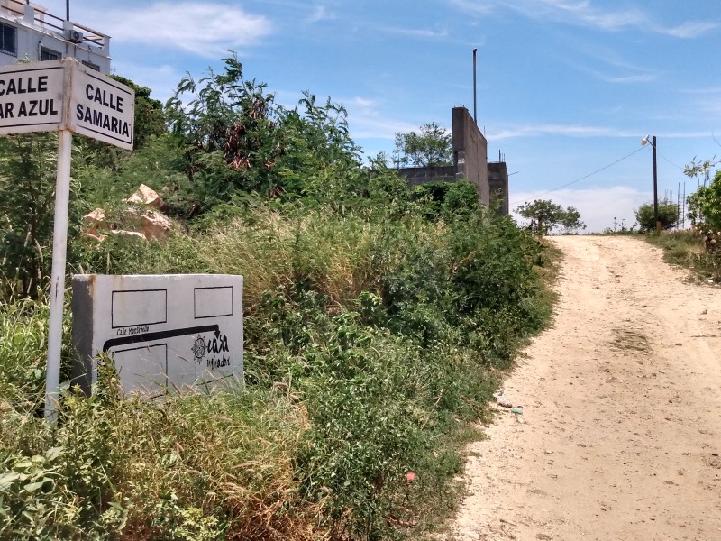 Sin papeles legales algunos terrenos de colonia mirador