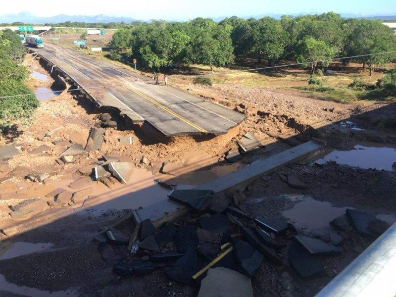 Sin paso en la autopista Tepic - VillaUnión