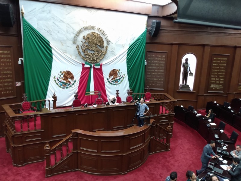 Sin quórum para iniciar sesión;dan receso a diputados