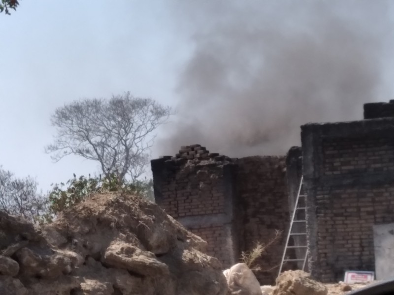 Sin regulación hornos en Miahuatlán, contaminación desmedida por humo