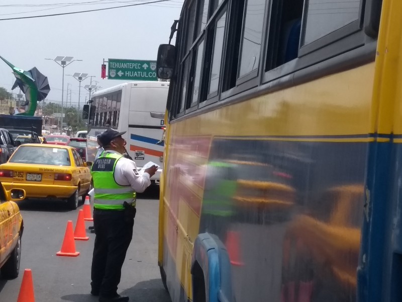 Sin regular tarifa del transporte público