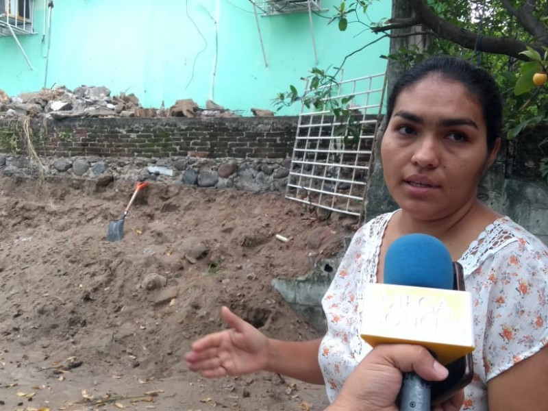 Sin reparar barda derribada por lluvias en escuela