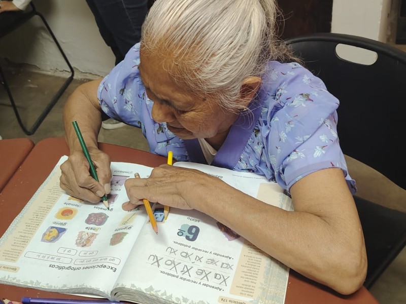 Sinaloa avanza en alfabetización