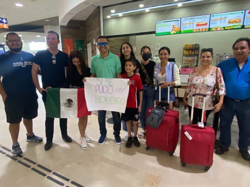 Sinaloenses regresan a casa tras pesadilla en Israel