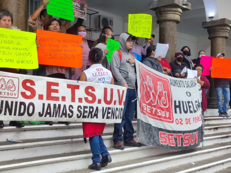 Sindicalizados de la UV en Tuxpan continúan solicitando aumento salarial