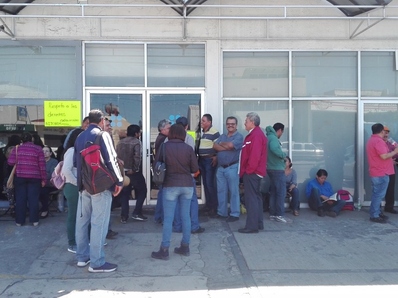 Sindicalizados del COBAEM tomaron oficinas del SAT Zamora