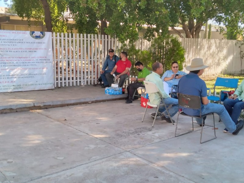 Sindicalizados realizan paro en Cobach plantel Villa de Seris