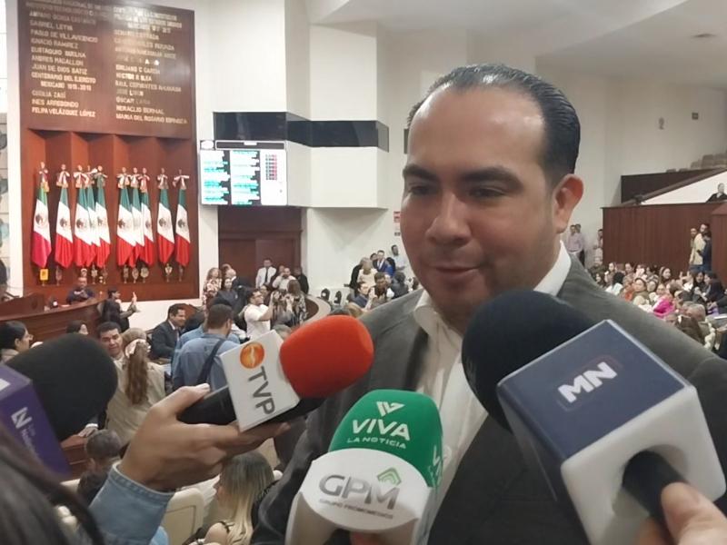 Sindicato de burócratas gestiona recursos para premiar a 225 trabajadores estatales galardonados