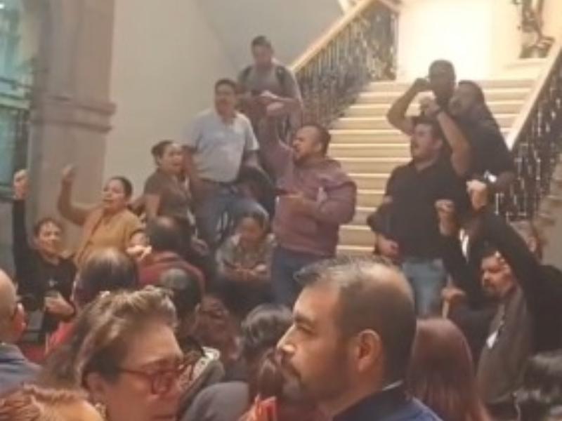 Sindicato de los Tres Poderes exige trato digno para trabajadoras del Tribunal