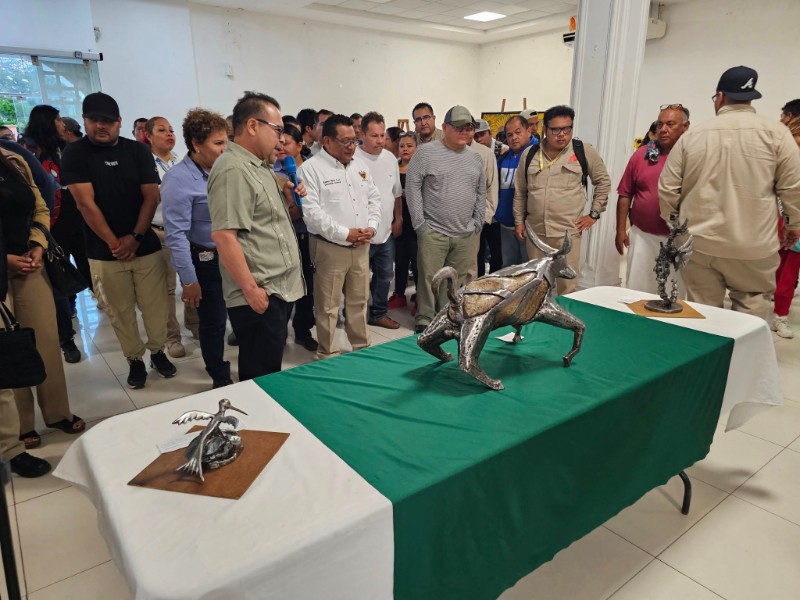 Sindicato petrolero impulsa talento artístico con exposición en Salina Cruz