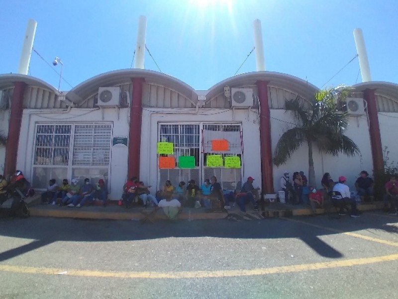 Sindicatos y ayuntamiento de Salina Cruz llegan a acuerdos