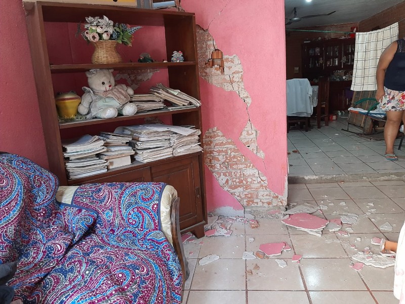 Sismo deja 30 viviendas dañadas en la Crucecita Huatulco