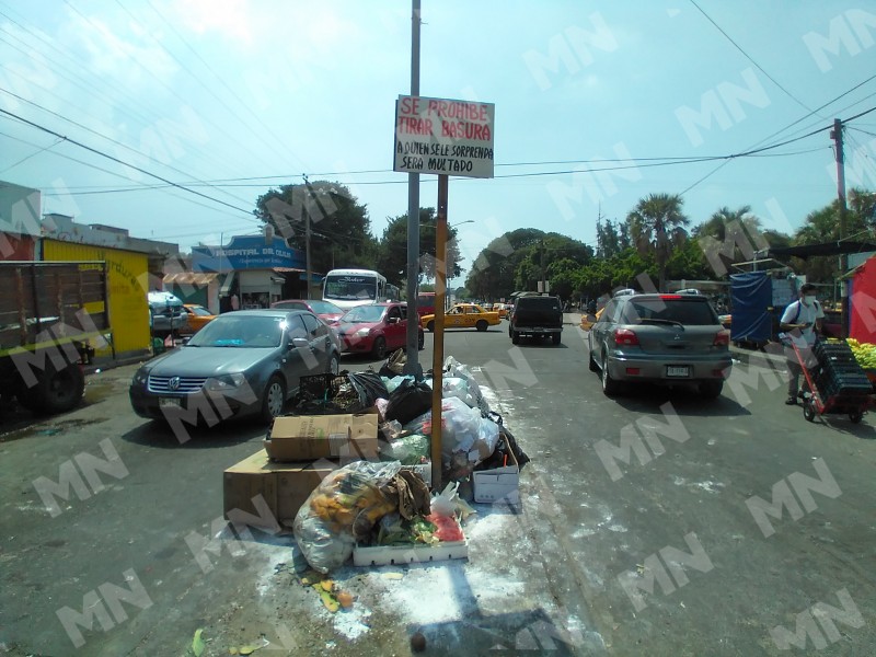 Sistema de recolección de basura labora con tres camiones