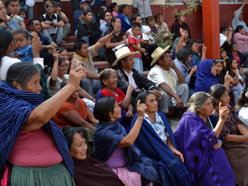 Sistemas normativos indígenas se resisten a la paridad de género