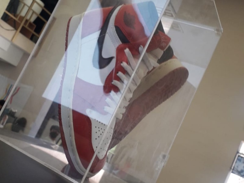 Sneakers, culto y pasión por el arte pisada a pisada