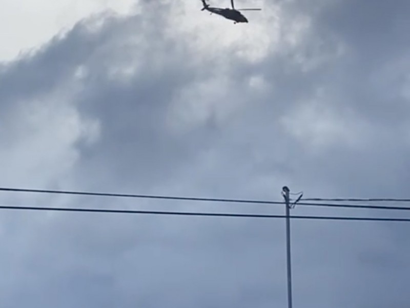Sobre vuela helicóptero por la Ciudad
