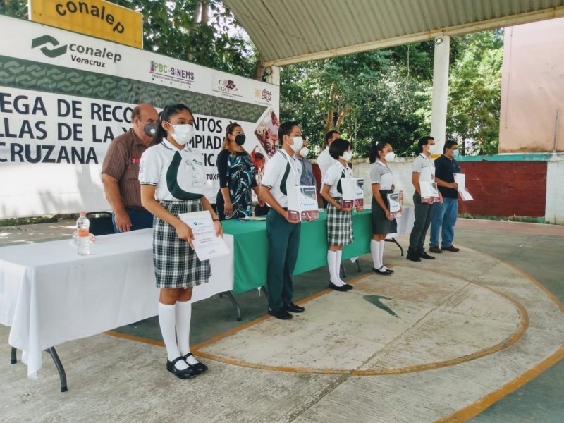 Sobresalen estudiantes de CONALEP en Olimpiada Veracruzana de Informática