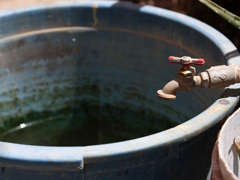 Sobrexplotación e ineficiencia gubernamental; causas de la escasez de agua.