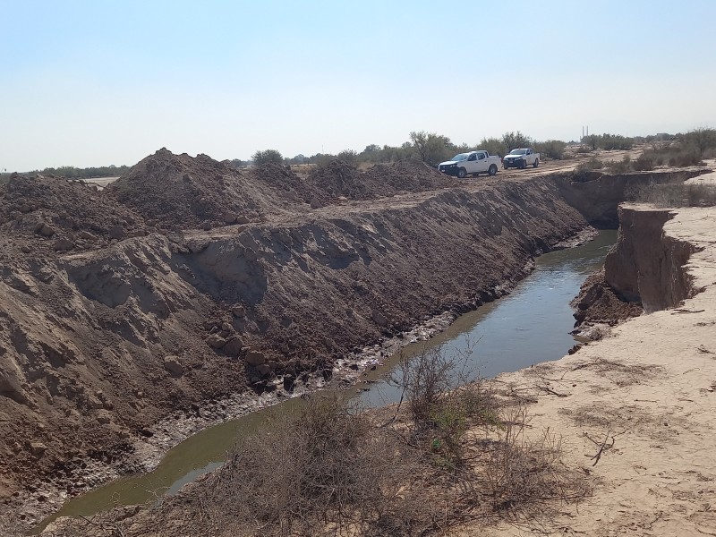 Socavón de 70 metros podría colapsar autopista Gómez Palacio-Monterrey