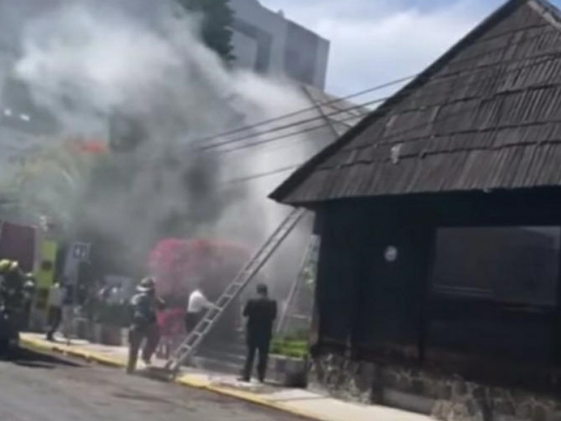Sofocan incendio en restaurante de Morelia