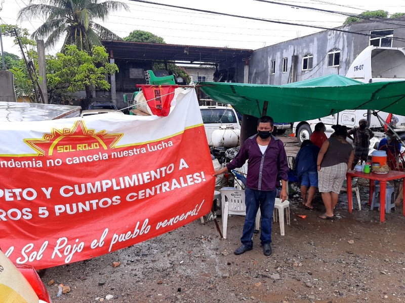 Sol Rojo cumple una semana manifestándose con retención de pipa