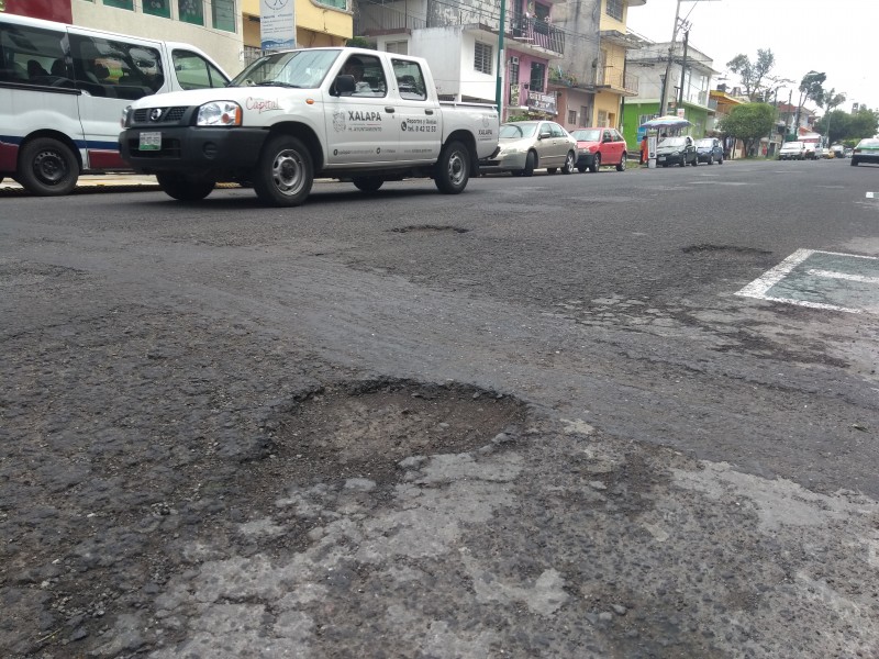 Solicitan bacheo sobre Miguel Alemán