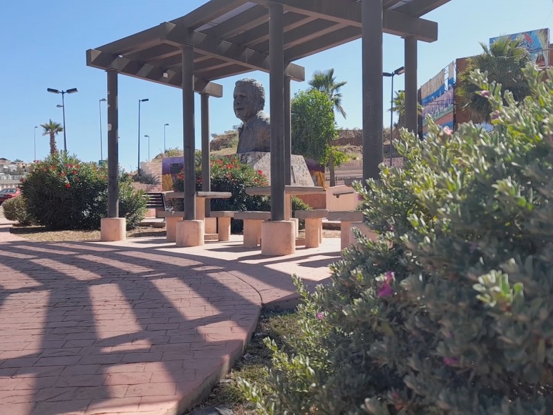 Solicitan cuidado de plazas públicas y monumentos