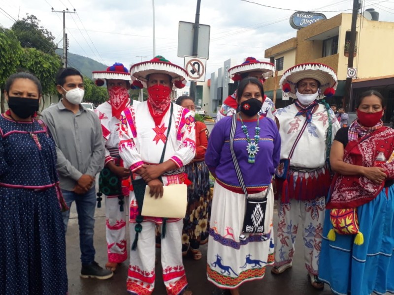 Solicitan indígenas atención en zona serrana; exigen infraestructura vial