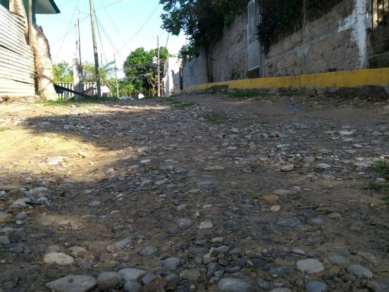 Solicitan rehabilitación de calle Libertad