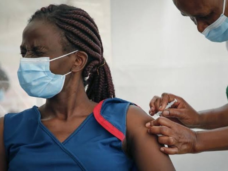 Solo 15 países de África han avanzado su vacunación