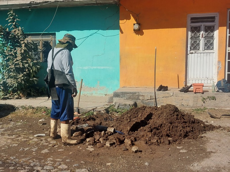 Soluciona SIAPA fugas en Santa Cecilia y Ojo de Agua