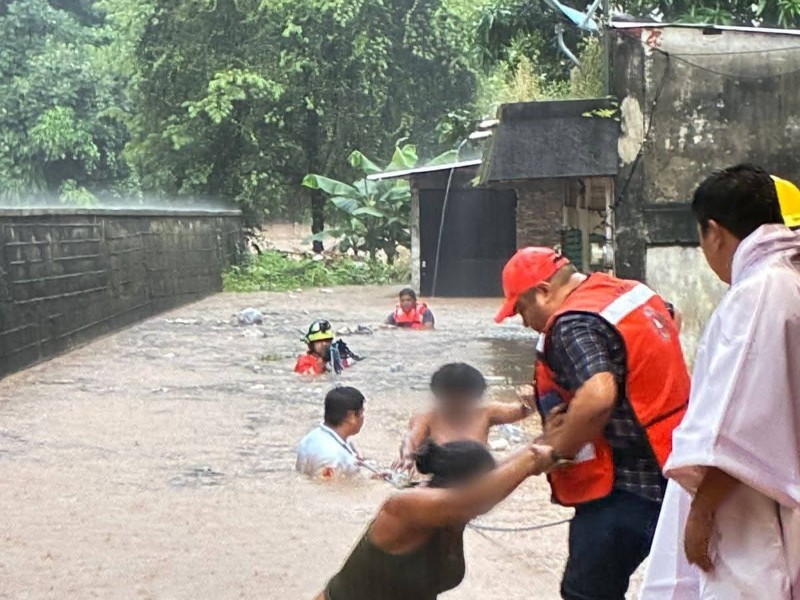 Son evacuadas familias en Tapachula por fuertes lluvias